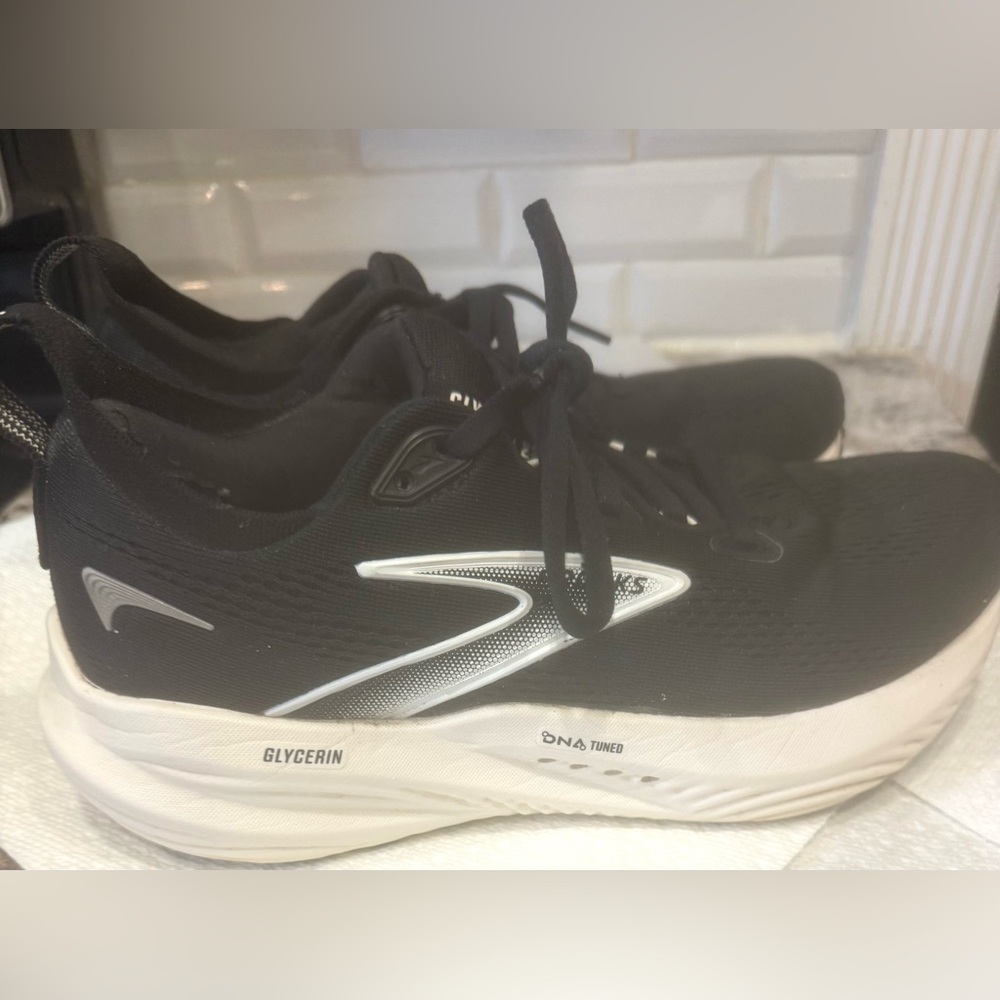 Women’s Brooks Glycerin 22 Sz 7.5
